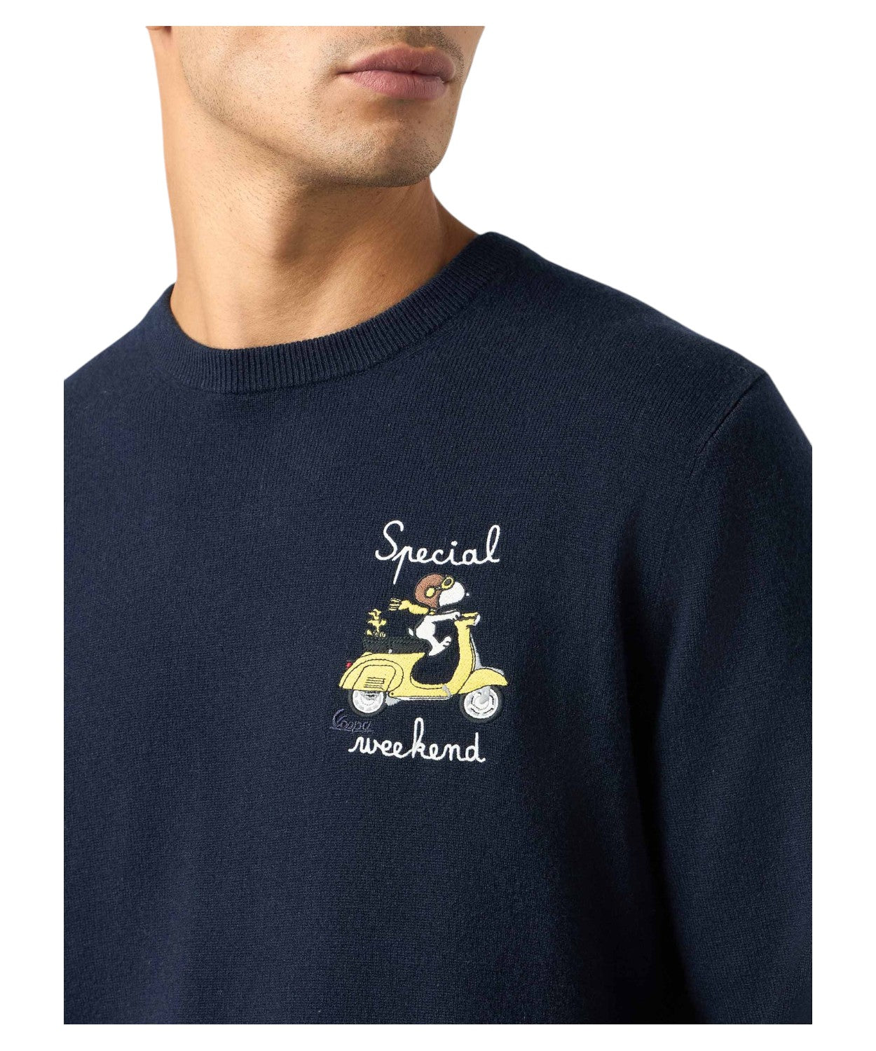 Maglione Uomo Blu Heron con Ricamo Snoopy "Special Weekend" – Edizione Speciale Peanuts-Mc2 Saint Barth-Maglieria-Vittorio Citro Boutique